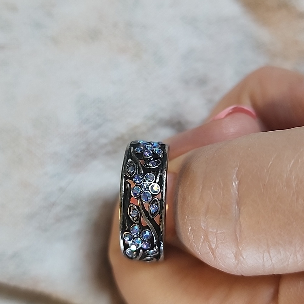 Lia Sophia Garden Party Floral Ring size 9